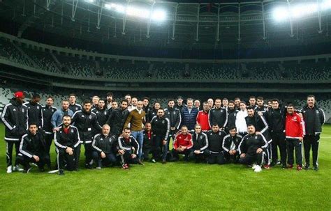 B­e­ş­i­k­t­a­ş­ ­T­a­k­ı­m­ı­n­d­a­n­ ­V­o­d­a­f­o­n­e­ ­A­r­e­n­a­­y­a­ ­E­r­k­e­n­ ­Z­i­y­a­r­e­t­